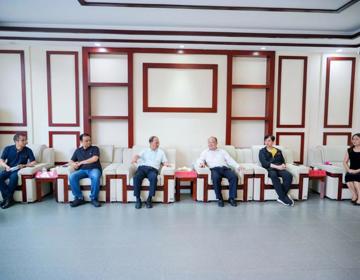 中国舞蹈家协会汤鸿卫、黄豆豆一行到我校调研指导